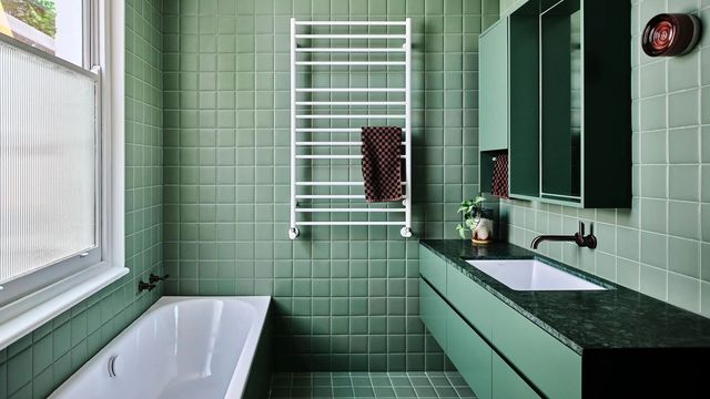 30 façons d'adopter le carrelage vert dans votre salle de bains