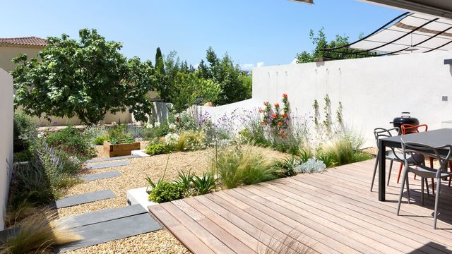 À Aix-en-Provence, ce jardin en longueur est une véritable réussite